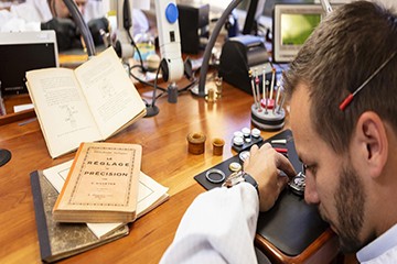 深圳劳力士计时表官售后维修地址查询